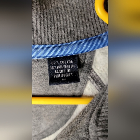 IZOD  Men's half zip sweater size medium cotton/poly blend, gray with navy strip - Picture 4 of 5